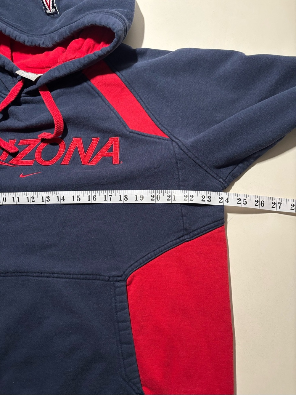 Vintage Nike Arizona wildcats UofA Crewneck Hoodie - Navy & Red two tone hoodie - Picture 11 of 12